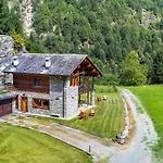 Villa Walser 4&2, Emma *